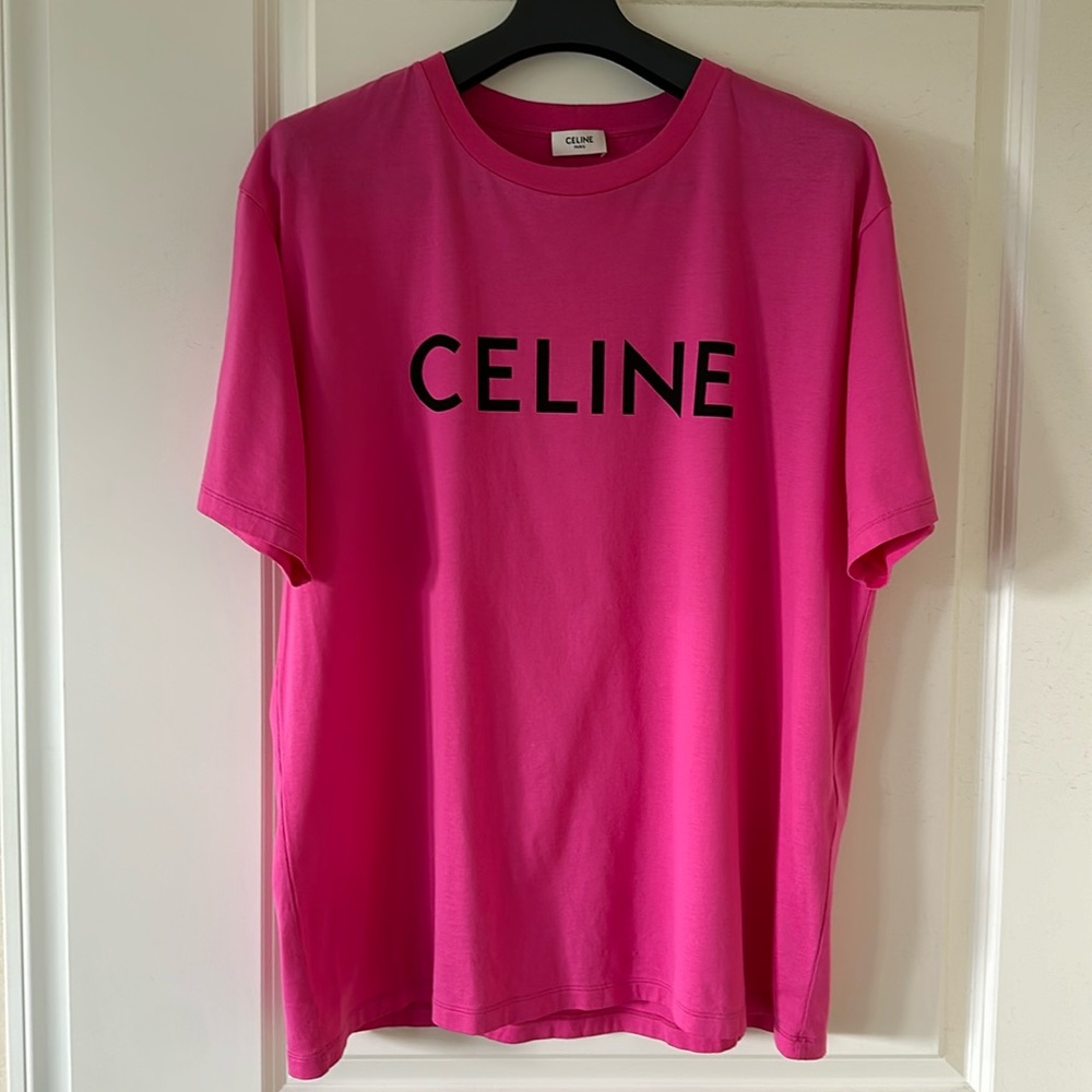 CELINE Men’s loose fit t-shirt size XL.  Cranberry pink and black